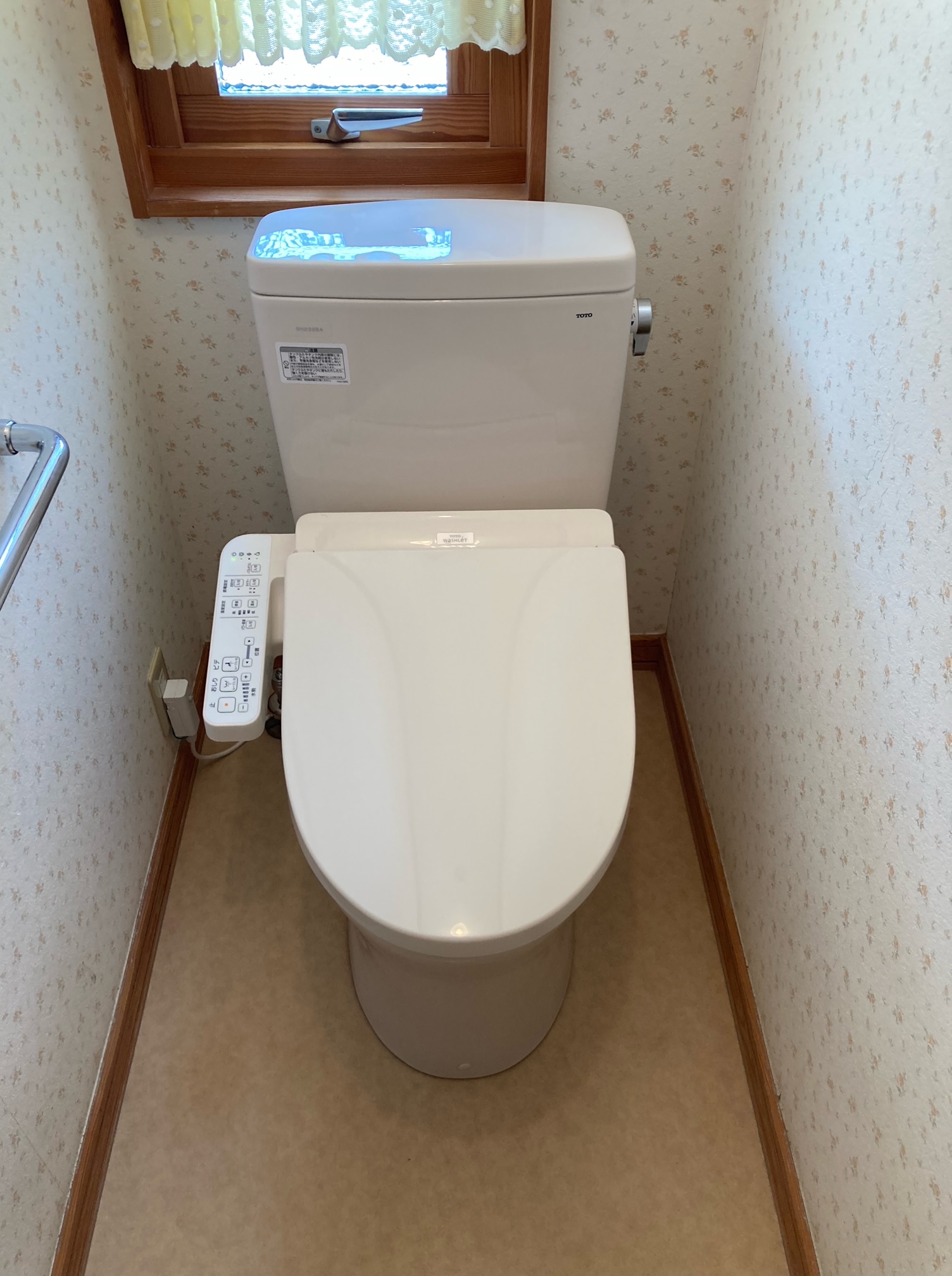 トイレ交換~汚れがたまりにくいデザインの便座で見た目もスッキリ~🚽